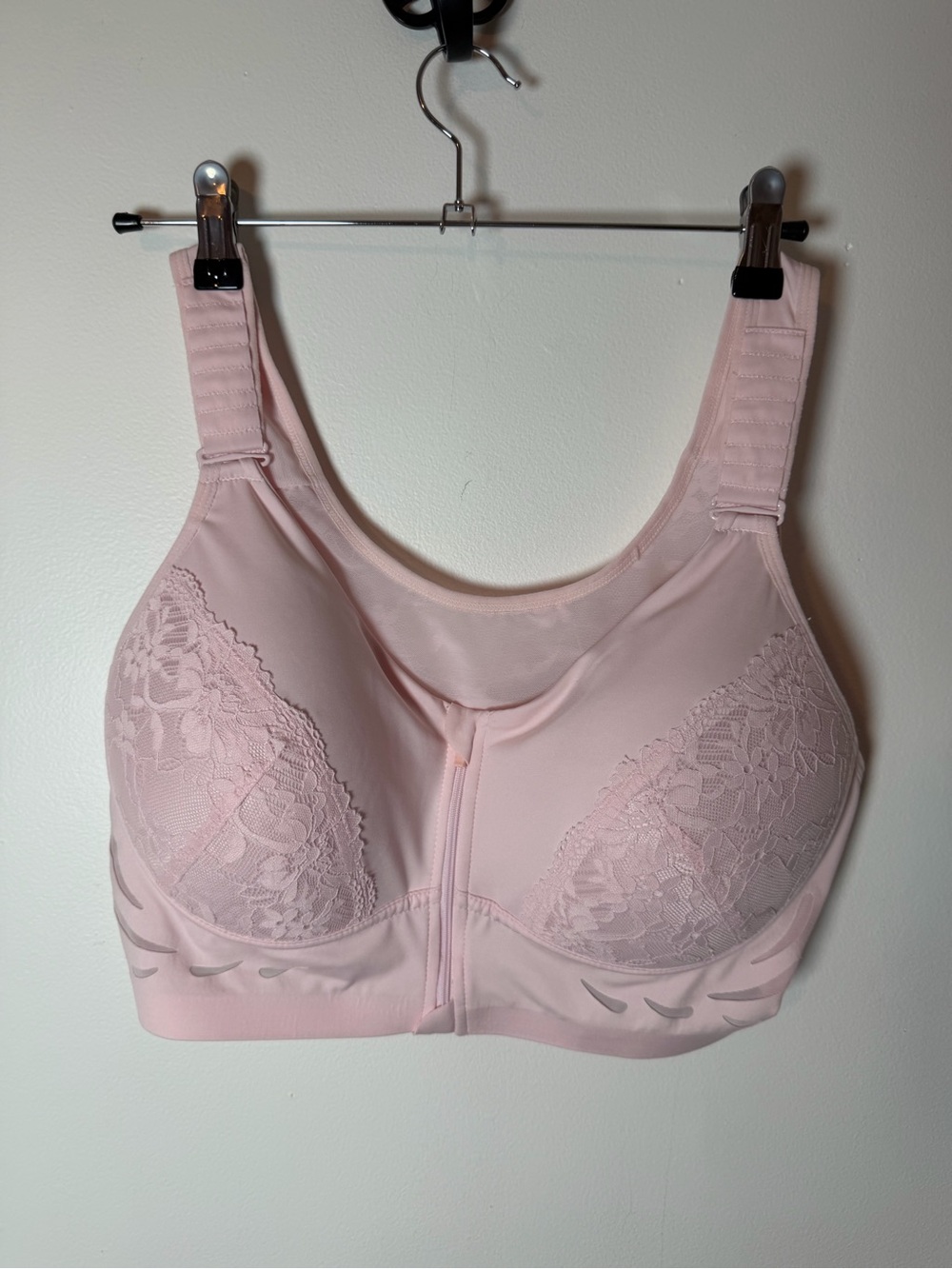 Front-Zip Lace Comfort Bra in Blush Pink
